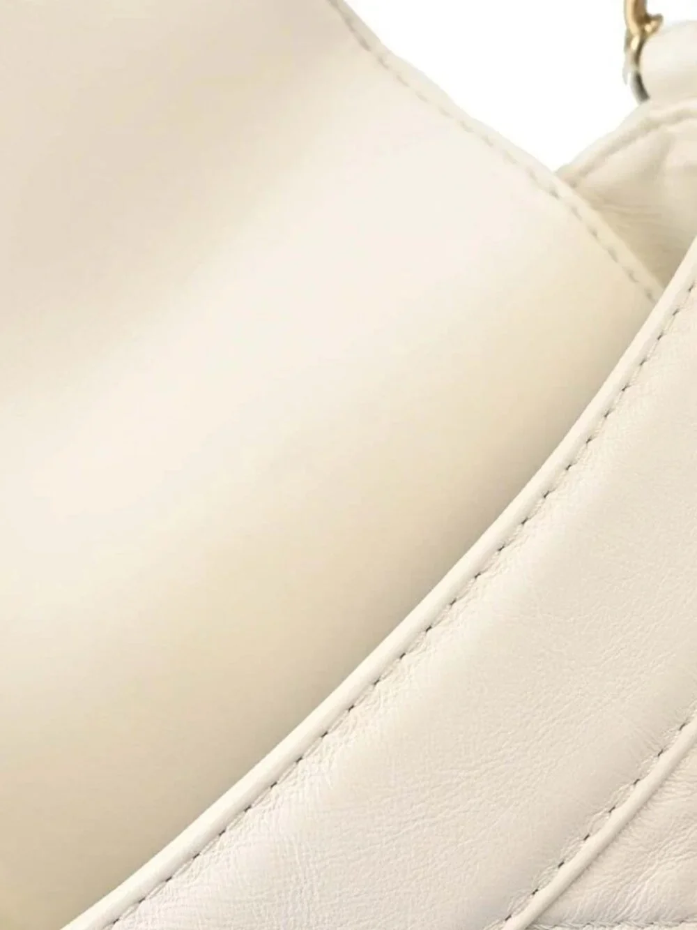 Chanel White Leather Matelasse Bucket Chain Shoulder Bag